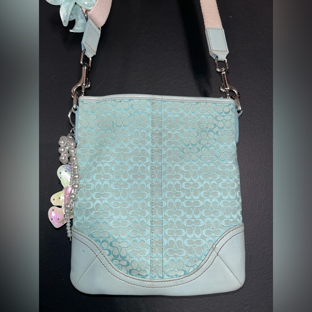 Vintage Coach BabyBlue Signature C crossbody bag with leather trim and Bag Charm - Picture 9 of 16